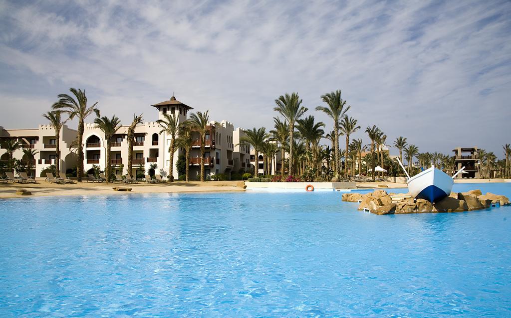 Готель Port Ghalib Resort (ex. Crown Plaza Sahara Oasis Port Ghalib Resort) 5*